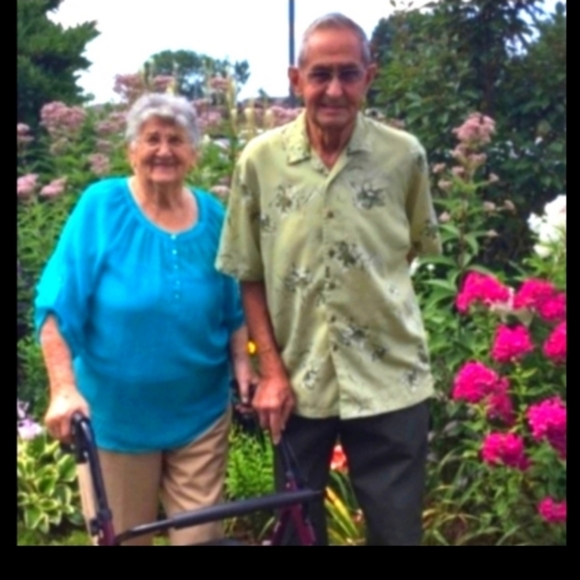 π¦ TURQUOISE FLORAL RETRO Tablecloth Square EUC Boho vibes - Picture 15 of 16